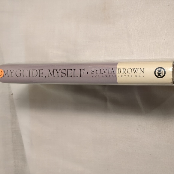 Book. Sylvia Brown. "My Guide, Myself. The Psychic Odyssey of Sylvia Brown" - Picture 3 of 6